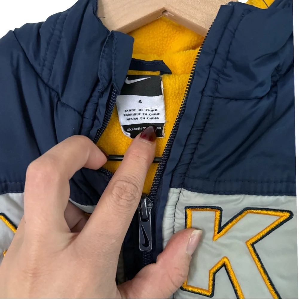 Vintage Nike Kids Puffer Jacket w Hood | Full Zip |‎ Size 4